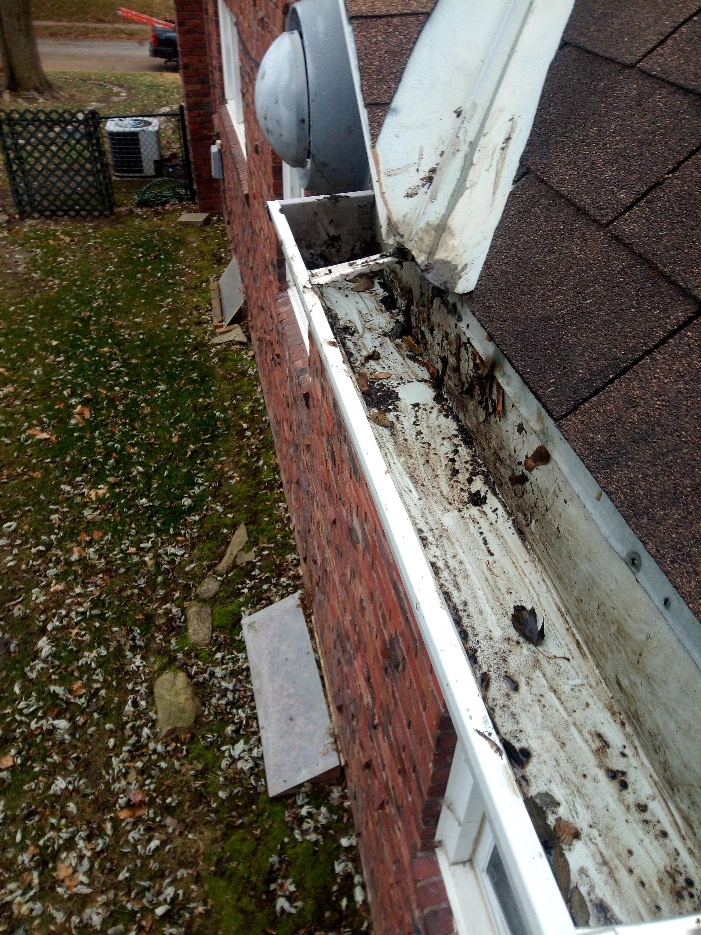 Clean Pro Gutter Cleaning Louisville cover